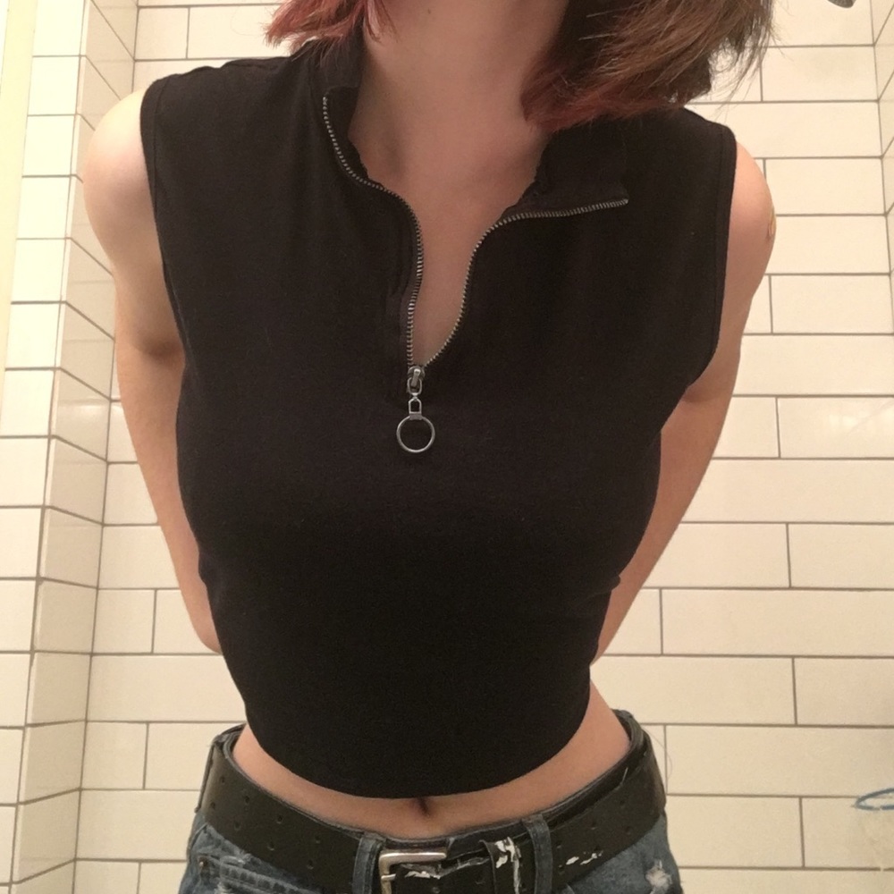 Black Crop Top With Zipper